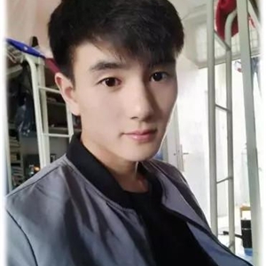 刘勇👼🏼💂🏼‍♂️，原“校篮球队队员”  座右铭▫️：勇敢的踏出这一步，然后坚持不懈，我们就一定能成功！