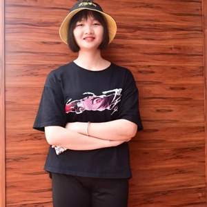 17级商务英语3班陆敏兰人生格言🙎‍♀️：你若强大♡，全世界都对你和颜悦色🧝🏿👱🏿‍♂️。所获奖项
•2018年获国家励志奖学金
•2017年获国家助学金
•2017年9月获“学宪法讲宪法”主题演讲比赛中获得一等奖
•2018年9月获“优秀志愿者”荣誉称号
•2018年11月获“先进个人”荣誉称号
•2018年6月获校级“三好学生”荣誉称号
•2018年6月获校级“优秀学生干部”荣誉称号
•2018年5月获“优秀共青团干部”荣誉称号