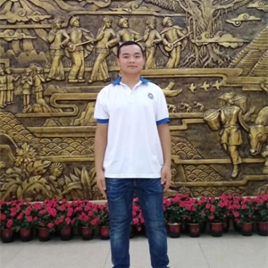 16级商务英语专业曾永斌中共预备党员🧑🏿‍⚖️，曾担任校学生委员会第四届秘书部部长以及班级团支书个人格言：以出世的态度做人💕，以入世的态度行事🔠🐚。所获奖项
•国家奖学金•国家励志奖学金•2017年度“广西优秀共青团员”•2017-2018年度“优秀学生干部”•2017年度“优秀共青团干部”•外研社杯全国英语阅读大赛“三等奖”•校学生会2016-2017年度“先进个人”•全国大学生英语竞赛广西赛区“二等奖”•自治区资助征文“三等奖”•平果电商“文创杯”二等奖
