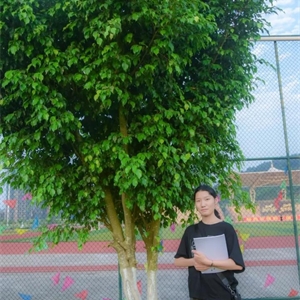 18电子商务7班荣获自治区政府奖学金荣获校内朗诵优秀奖荣获“三好学生”奖个人格言👦🏽：别让你的努力配不上你的野心